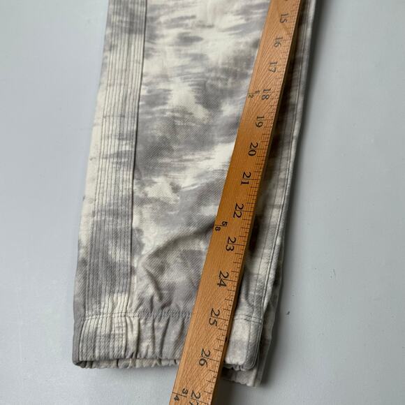 Athleta Pants Womens 12 Gray Camo Farallon Printed Jogger Sweatpants Comfort Gym - Picture 11 of 13